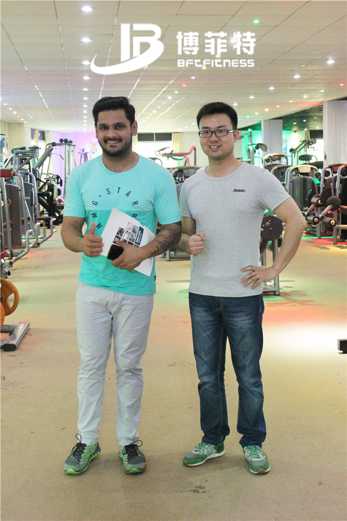 印度客戶進(jìn)口健身器材