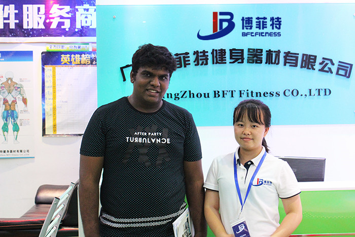 印度客戶來中國廣州博菲特健身器材有限公司進(jìn)口健身器材