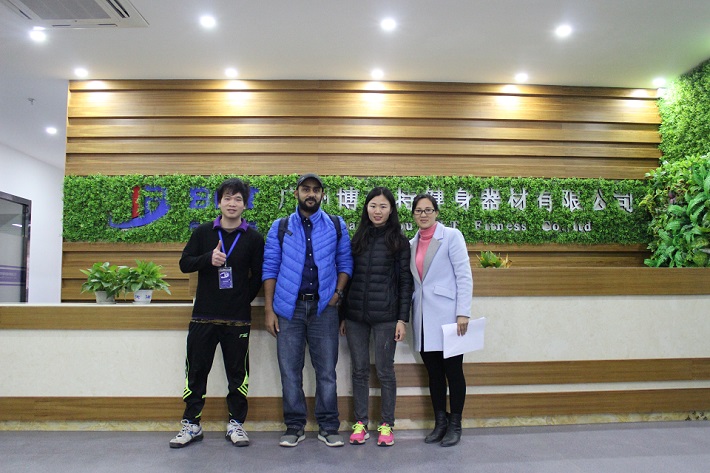 巴基斯坦客戶來中國進(jìn)口健身器材