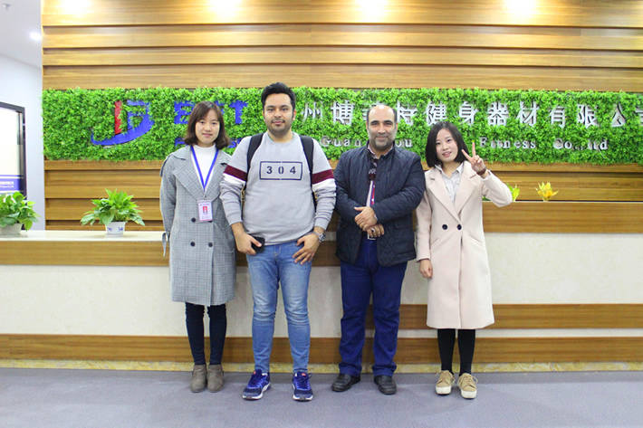 伊朗客戶采購健身器材