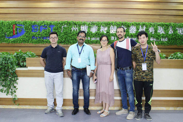 印度客戶采購健身房器材