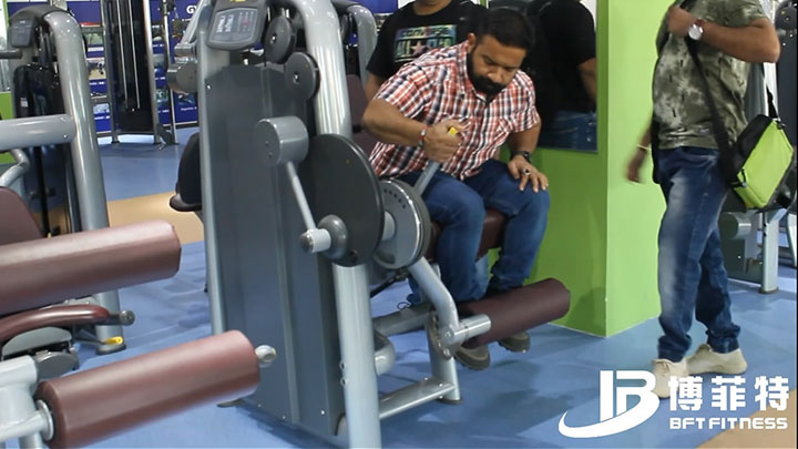 大腿伸展訓(xùn)練器