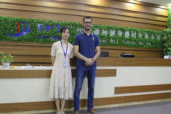卡塔爾客戶來中國采購健身器材