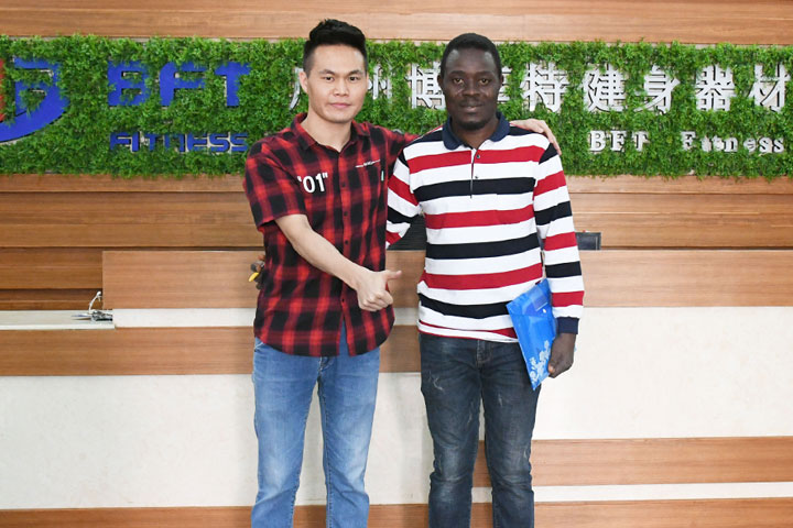 尼日利亞客戶來中國采購健身器材