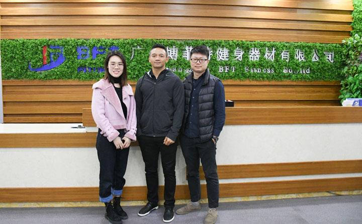 卡塔爾客戶采購健身器材