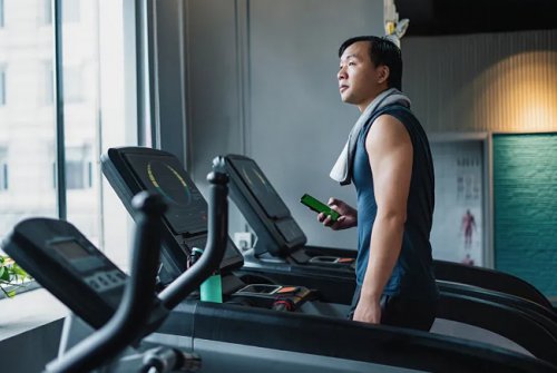 智能跑步機與普通跑步機的對比